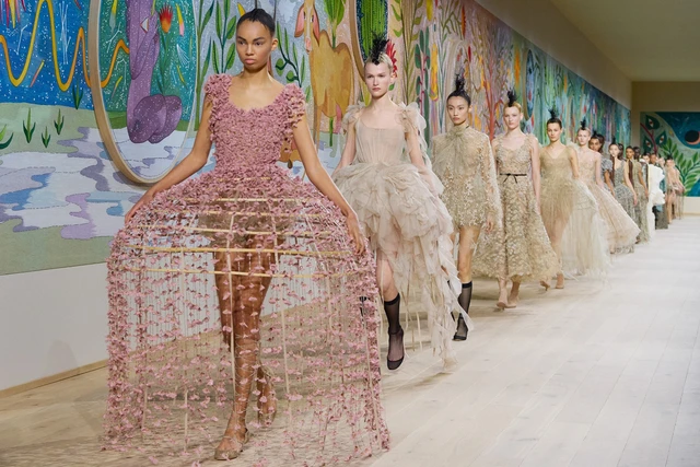 Haute Couture 2025: Transformasi Eksklusifitas Mode di Era Digital dan Sustainability