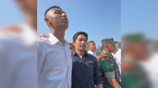 Tangis Haru Ibnu Jamil Saat Anaknya Lolos Akmil 2025, Warganet Ikut Terharu