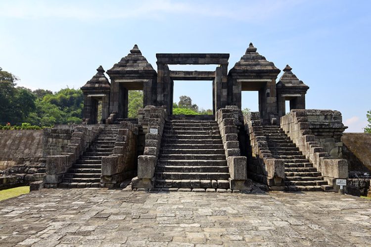 Wisata Sejarah Indonesia 2025: Merawat Warisan, Menghidupkan Pariwisata