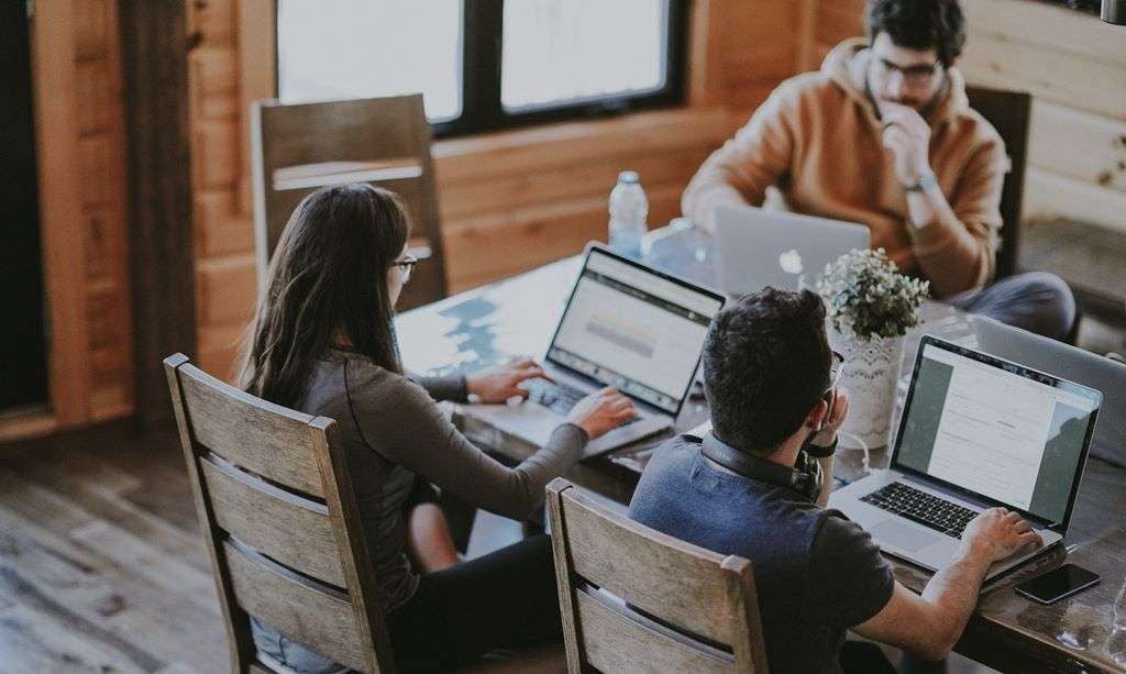 Work-Life Integration 2025: Gaya Hidup Minimalis, Produktif, dan Seimbang di Era Hybrid
